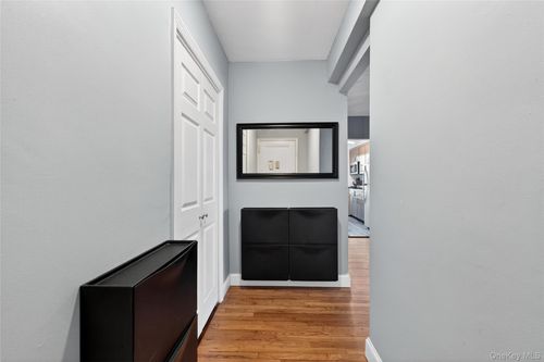 apt-5d-142-21 26th Ave, Flushing, NY, 11354-1761 | Card Image