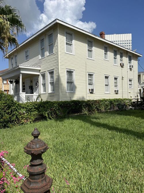 1810 Church St, Galveston, TX, 77550-4824 | Card Image