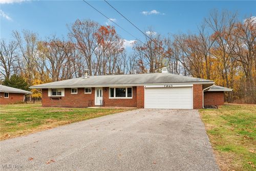 7143 Dogwood Ln, Mentor, OH, 44060-5015 | Card Image