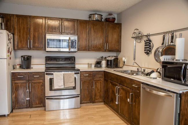 10513 106 Street, House other with 4 bedrooms, 2 bathrooms and 4 parking in High Level AB | Image 14