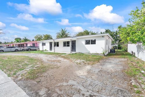 1061-1061 Nw 108th Ter, Miami, FL, 33168-6046 | Card Image