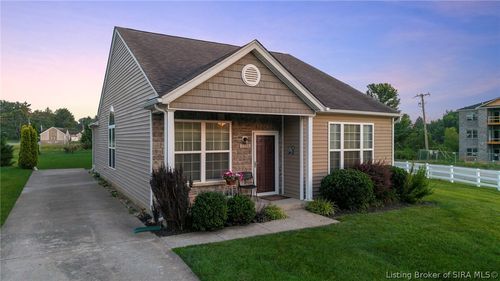 3104 Red Barn Loop, Jeffersonville, IN, 47130-8258 | Card Image