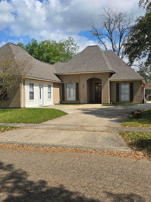 10460 Birchwood Dr, Baton Rouge, LA, 70807-2926 | Card Image