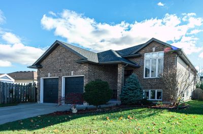 7 Lynbrook Lane, House other with 3 bedrooms, 2 bathrooms and 4 parking in Welland ON | Image 1