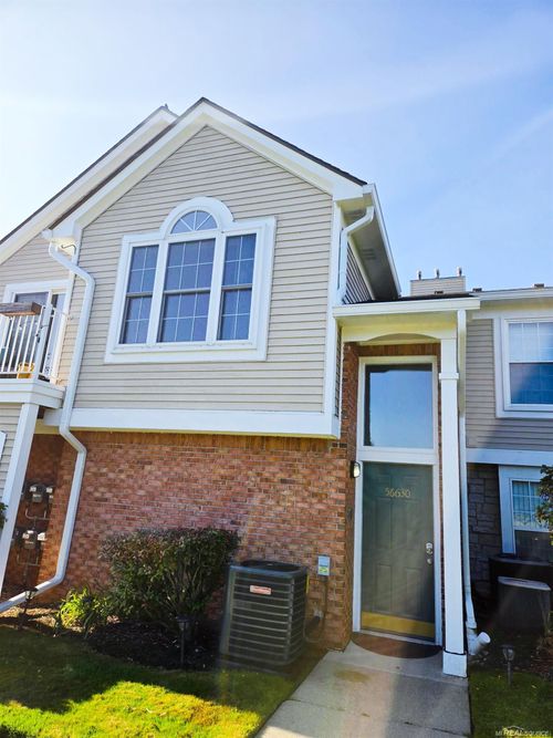 56630 Chesapeake Trl, Shelby Township, MI, 48316-5036 | Card Image
