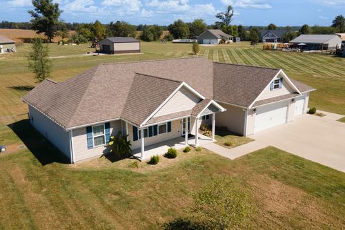 15730 Jadin Rd, Marion, IL, 62959-8018 | Card Image