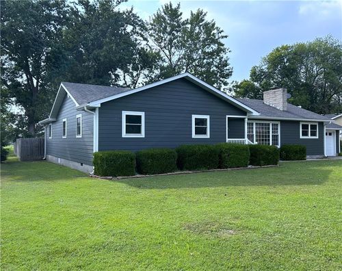 207 Maple St, Lamar, MO, 64759-1010 | Card Image