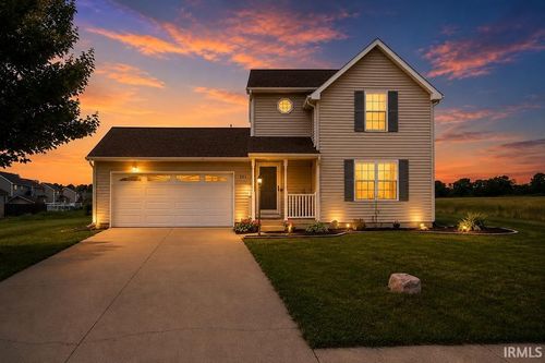 204 Walnut Crossing Dr, Walkerton, IN, 46574-9071 | Card Image