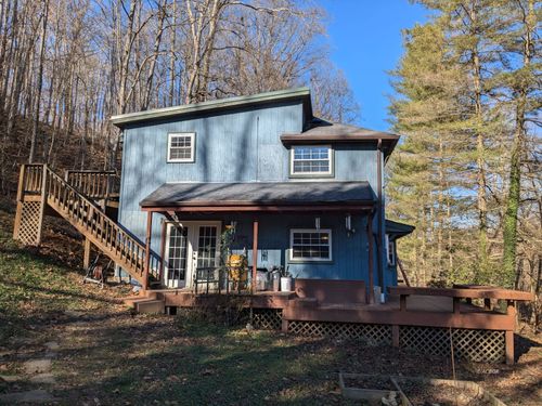15717 Willow Creek Rd, Athens, OH, 45701-8983 | Card Image
