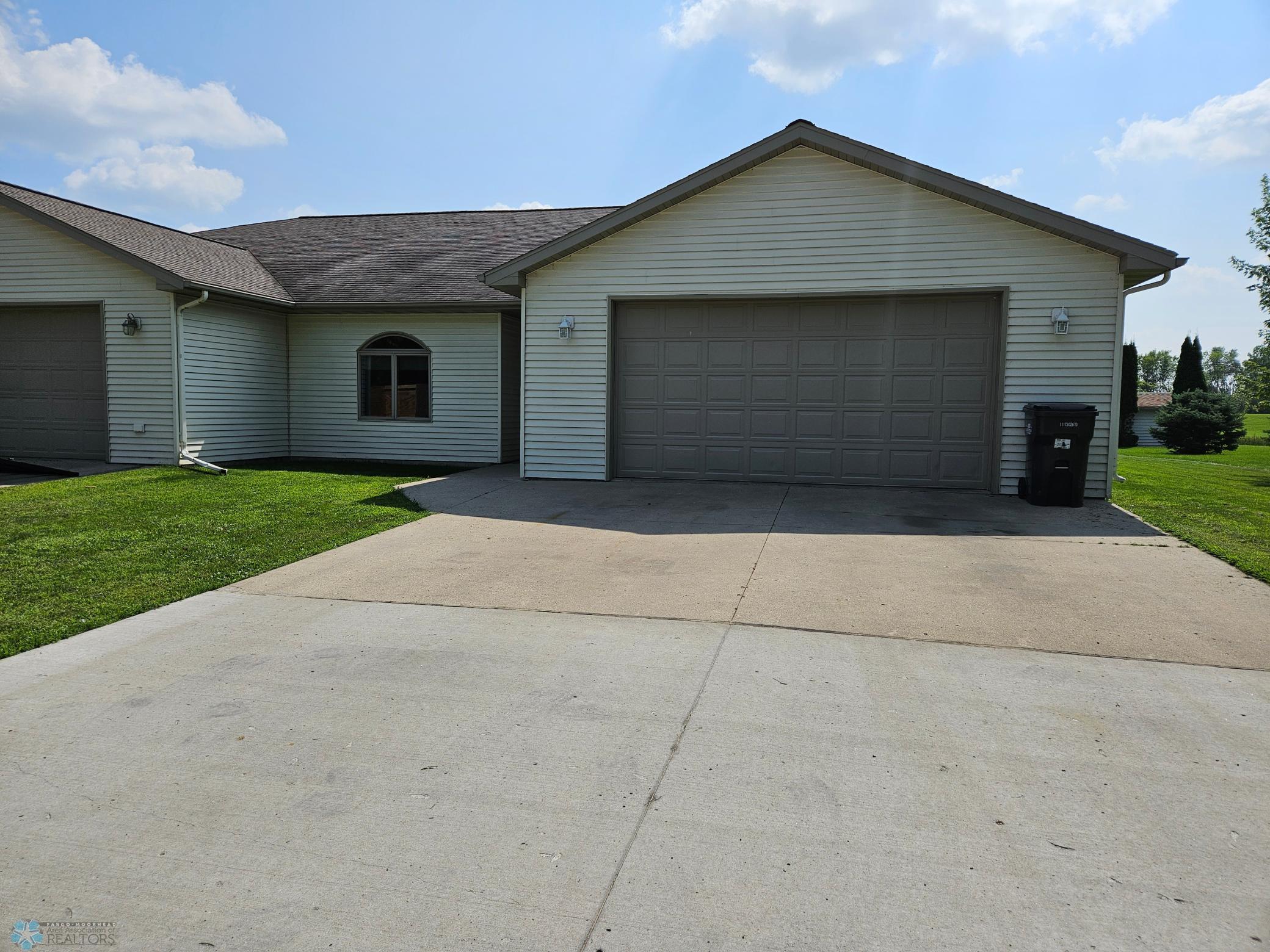 New York Ave, Breckenridge, MN 56520