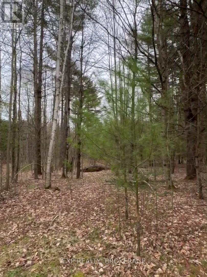 Land in Frontenac (Frontenac South)