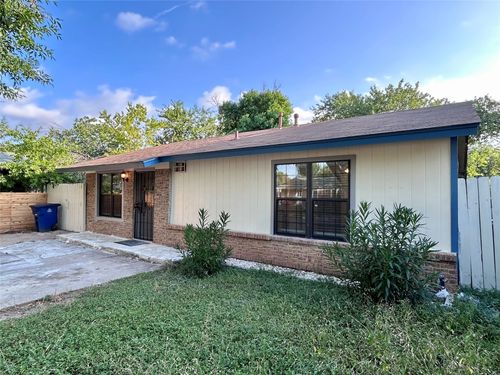 6200 Palm Cir, Austin, TX, 78741-3332 | Card Image