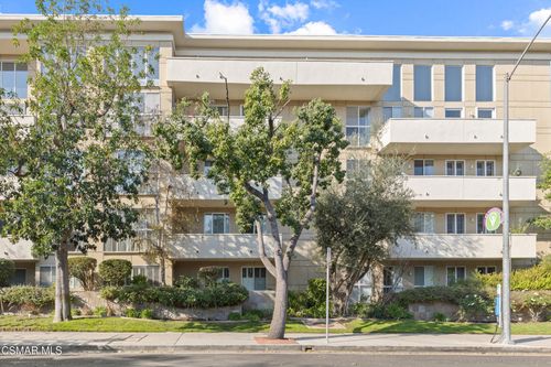 412-4949 Genesta Ave, Encino, CA, 91316-3401 | Card Image