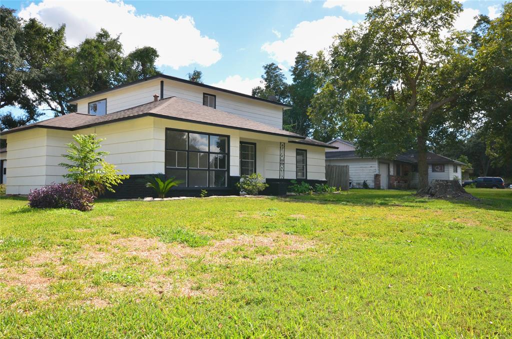 Sycamore St, Lake Jackson, TX 77566