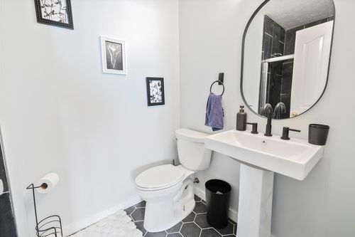 600 E Main St, Dowelltown, TN, 37059-2085 | Card Image