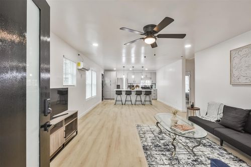 4705 Pease St, Houston, TX, 77023-3115 | Card Image