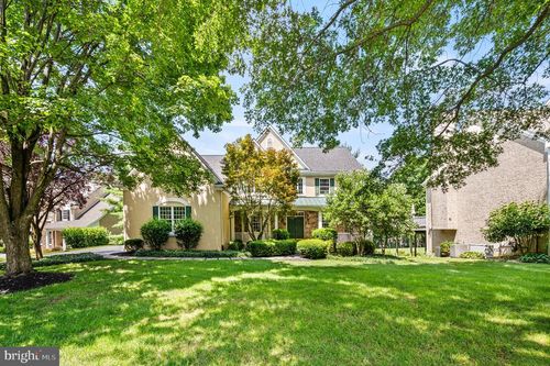 111 Saint Andrews Dr, AVONDALE, PA, 19311-1402 | Card Image
