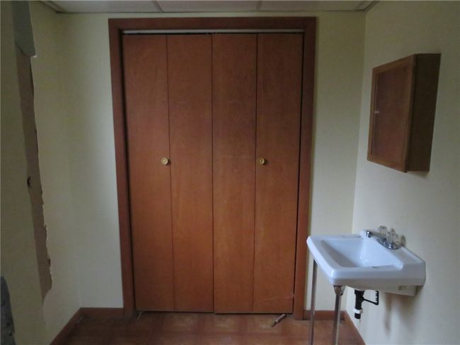 16 Trader St, House other with 2 bedrooms, 2 bathrooms and null parking in Uniontown PA | Image 13