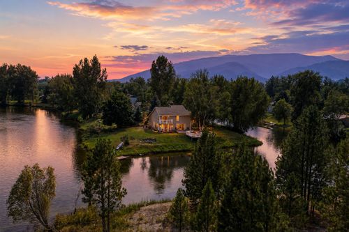 10855 Peninsula Pl, Lolo, MT, 59847-8735 | Card Image