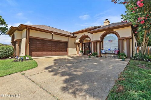 2165 W Fairway Dr, Brandon, MS, 39047-8589 | Card Image