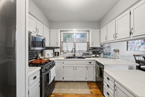 307 1st St N, Cannon Falls, MN, 55009-2005 | Card Image