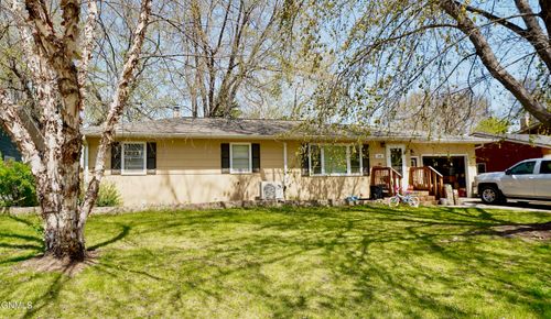 609 15th St Se, Jamestown, ND, 58401-5643 | Card Image