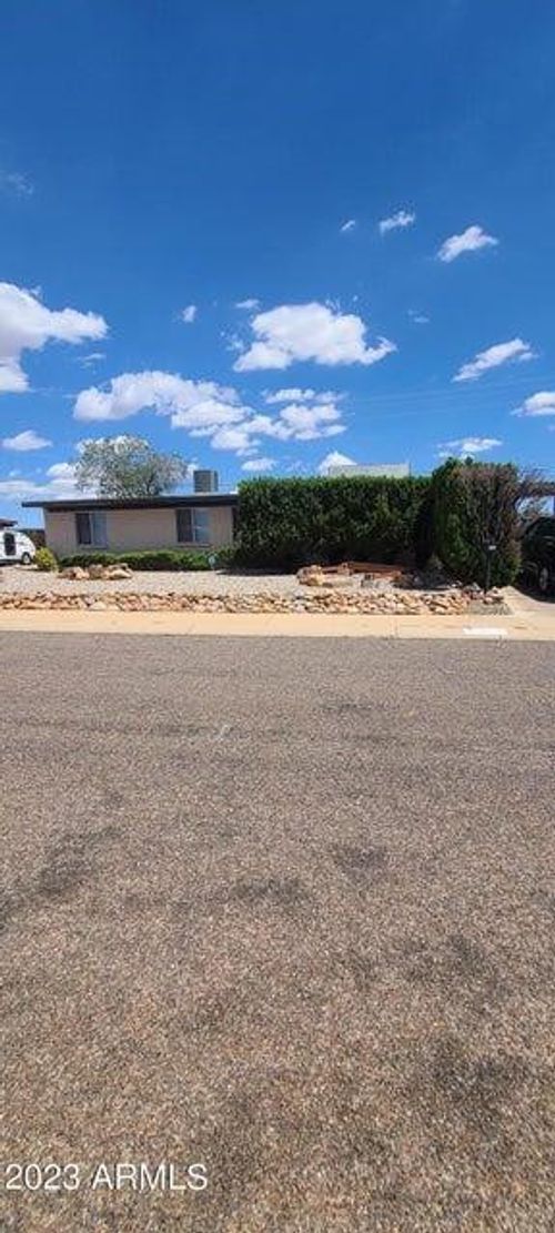 2217 Santa Catalina Dr, Sierra Vista, AZ, 85635-3323 | Card Image