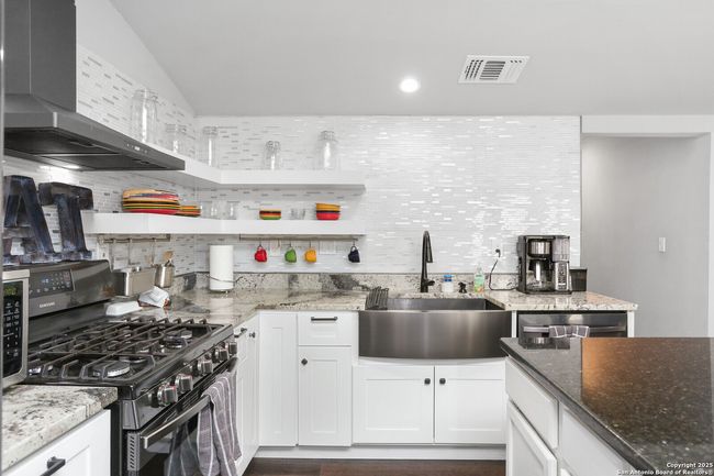 232 Victor St, House other with 4 bedrooms, 3 bathrooms and null parking in San Antonio TX | Image 8