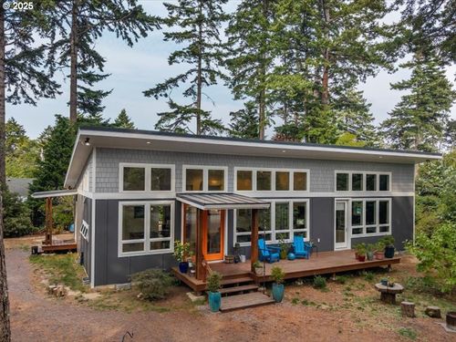 1090 12th St, Port Orford, OR, 97465-8773 | Card Image