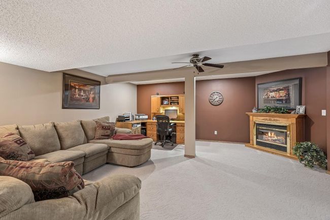 343 Shawinigan Place Sw, Home with 4 bedrooms, 2 bathrooms and 6 parking in Calgary AB | Image 38