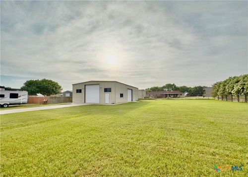 207 Park Ln, Victoria, TX, 77904-4716 | Card Image