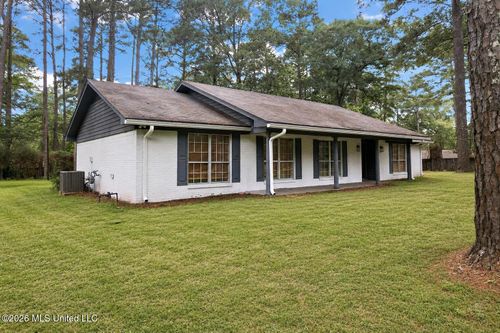 13 Rob Ln, Jackson, MS, 39212-5903 | Card Image