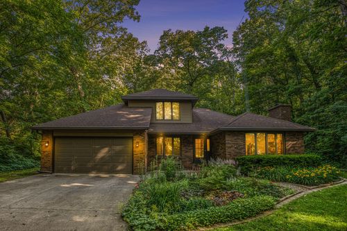 1769 Maple Ln, Benton Harbor, MI, 49022-9507 | Card Image