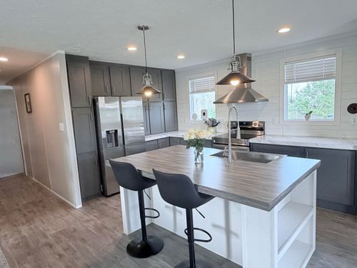 1090 West Adkins-Aurthor Rd, Somerset, KY, 42501 | Card Image