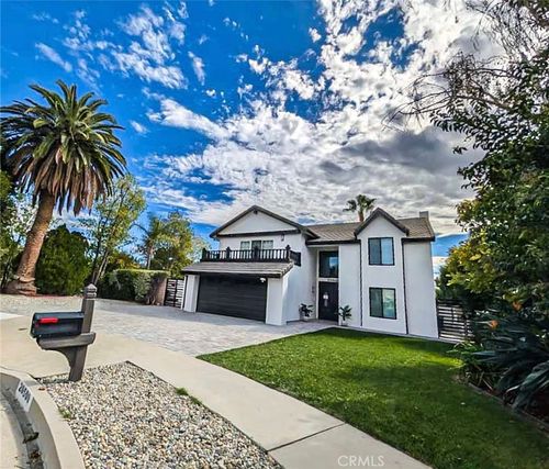 20500 Blairmoore St, Chatsworth, CA, 91311-2447 | Card Image