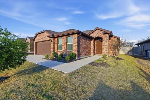 9308 Desertrock Rd, Fort Worth, TX, 76131-1881 | Card Image