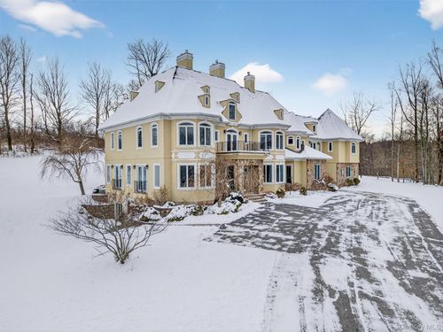 35 Balmoral Ct, Harriman, NY, 10926-3922 | Card Image