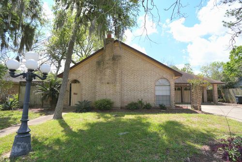 209 Dogwood St, Lake Jackson, TX, 77566-4509 | Card Image