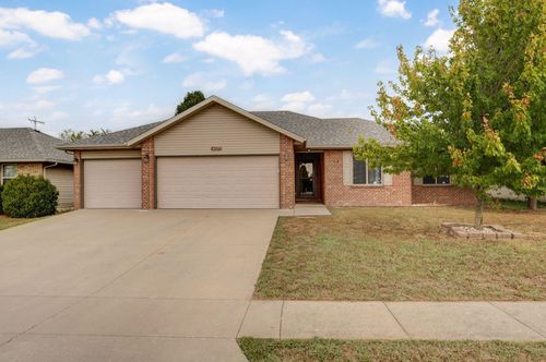 4407 W Nicholas St, Springfield, MO, 65802-5869 | Card Image