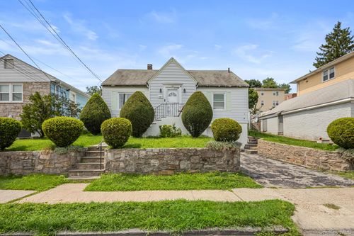 66 Murray Ave, Yonkers, NY, 10704-1146 | Card Image