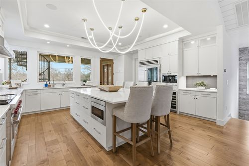 901 Theresa Ave, Austin, TX, 78703-4735 | Card Image