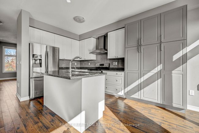 136 Vittorio De Luca Dr, House attached with 4 bedrooms, 3 bathrooms and 1 parking in Vaughan ON | Image 10