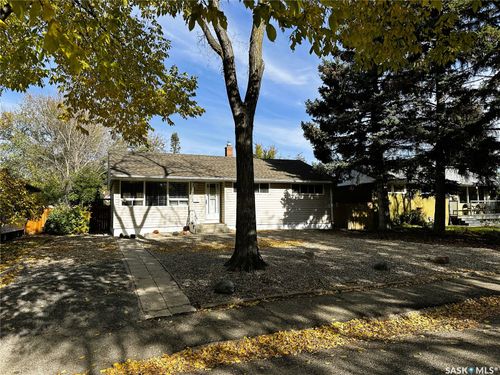 3818 Normandy Avenue, Regina, SK, S4S0Y3 | Card Image