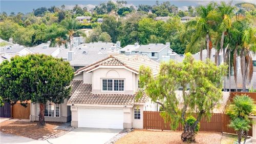 1551 Jonathon St, Vista, CA, 92083-4002 | Card Image