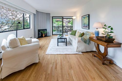 303-1610 Chesterfield Avenue, North Vancouver, BC, V7M2N7 | Card Image