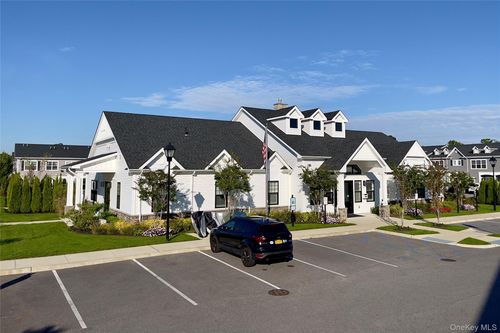 84-500 Sutton Ct, Deer Park, NY, 11729-2543 | Card Image