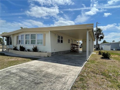 5518 Back Bay Bnd, NORTH FORT MYERS, FL, 33917-9002 | Card Image