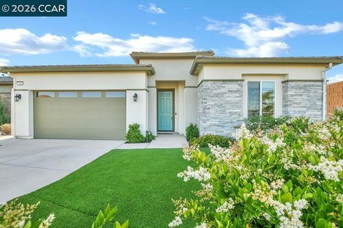 208 Chinook Dr, Brentwood, CA, 94513-6611 | Card Image