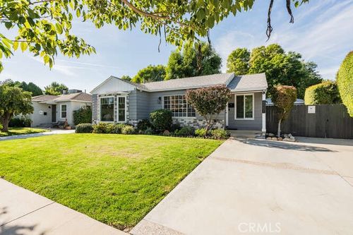 6551 De Celis Pl, Lake Balboa, CA, 91406-5709 | Card Image