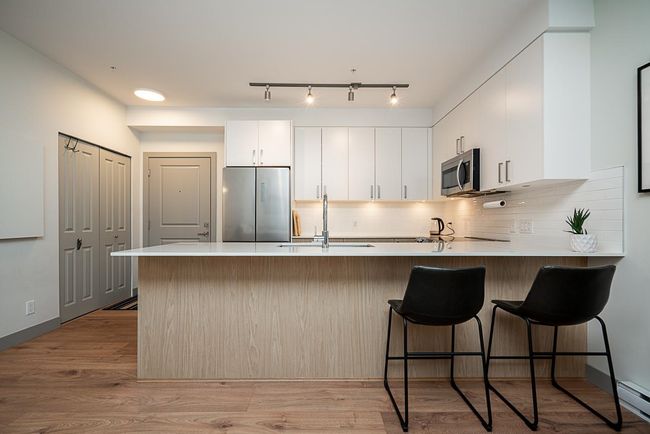 210 - 6968 Royal Oak Ave, Condo with 1 bedrooms, 1 bathrooms and 1 parking in Burnaby BC | Image 5